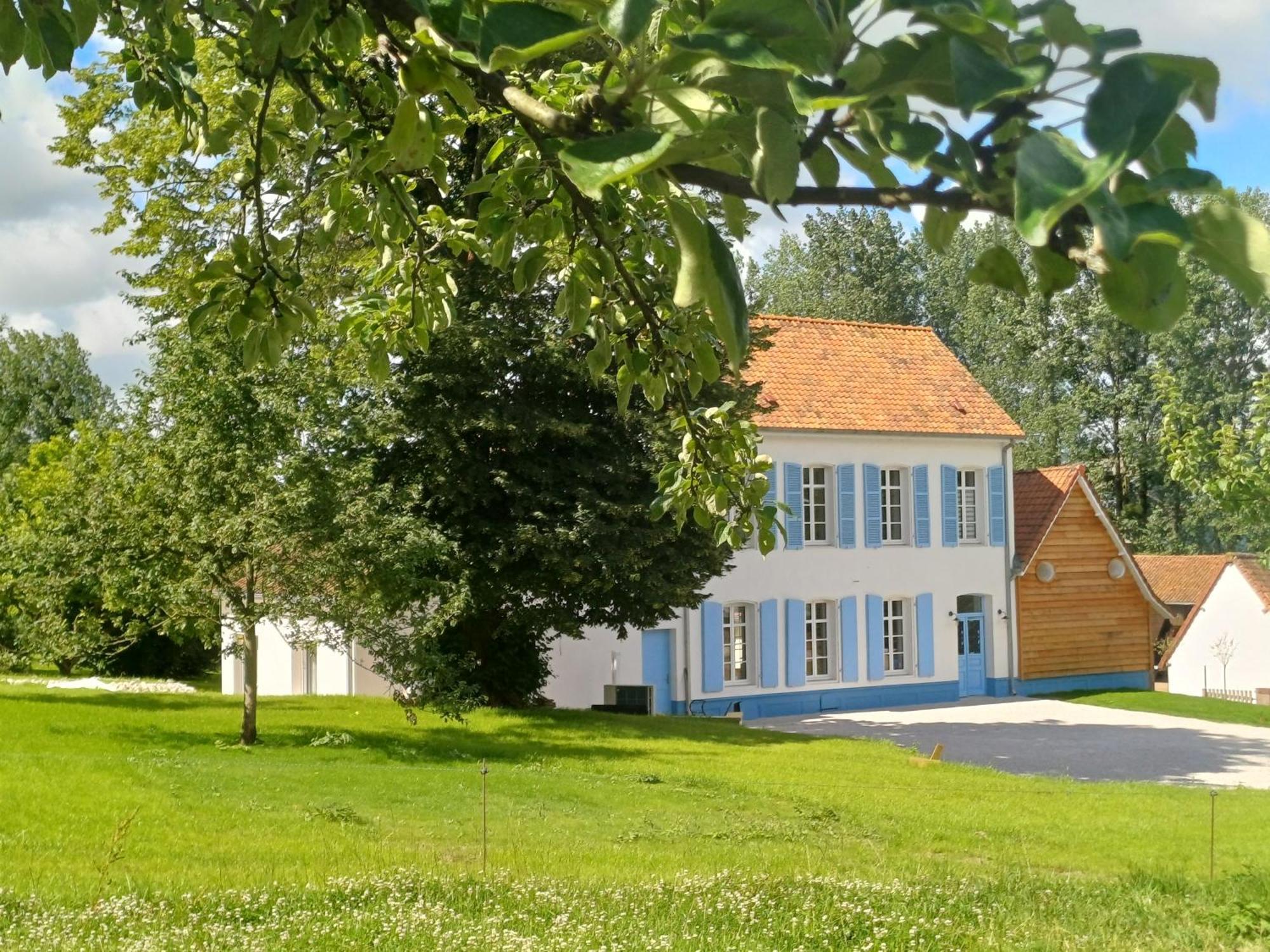 La Reinette Des Pres Hotel Doudeauville Exterior photo